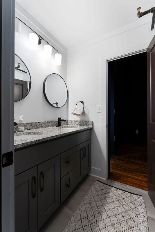 Building Photo - 10 W Main St