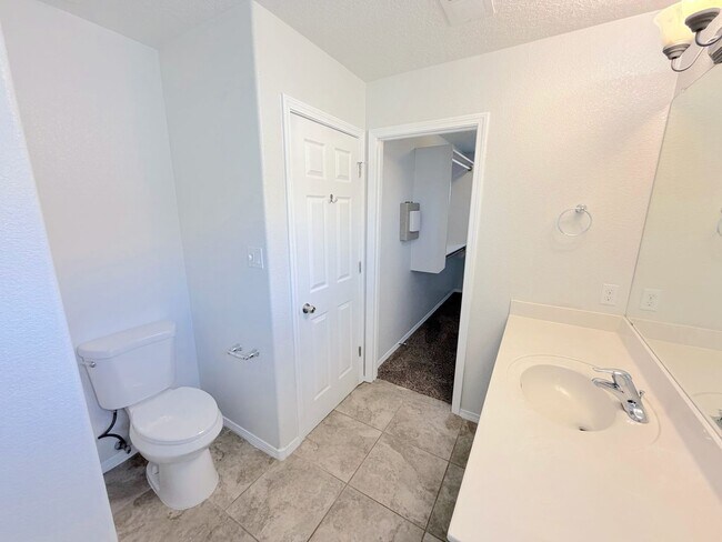 Building Photo - 8323 Groundsel Rd NW