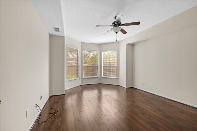 Building Photo - 1111 Blue Leaf Dr