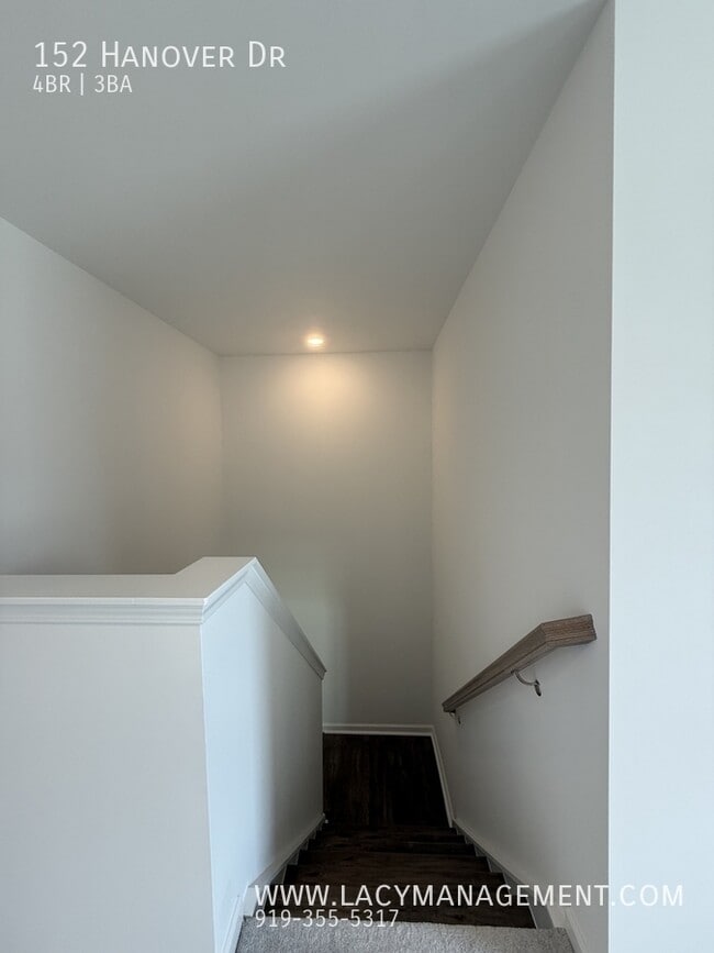 Building Photo - 152 Hanover Dr