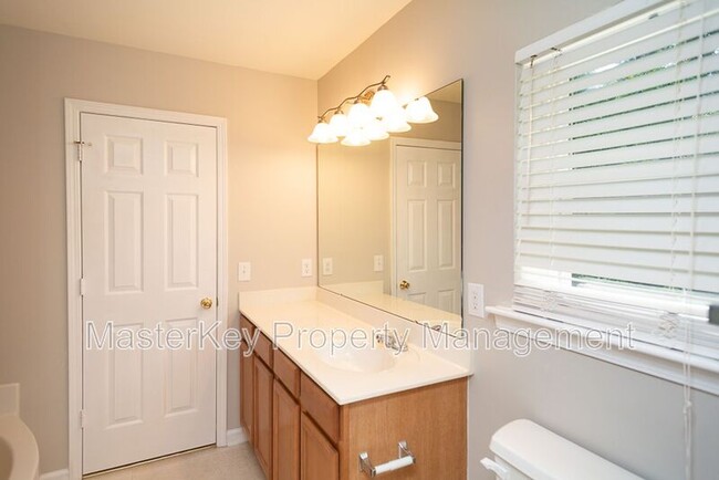 Building Photo - 7144 Great Laurel Dr
