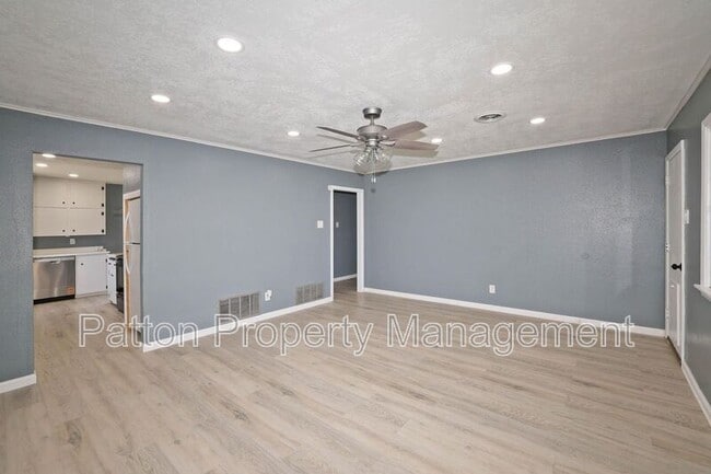 Building Photo - 3304 Janet Dr