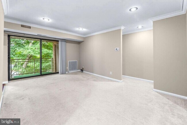 Building Photo - 6099 Majors Ln