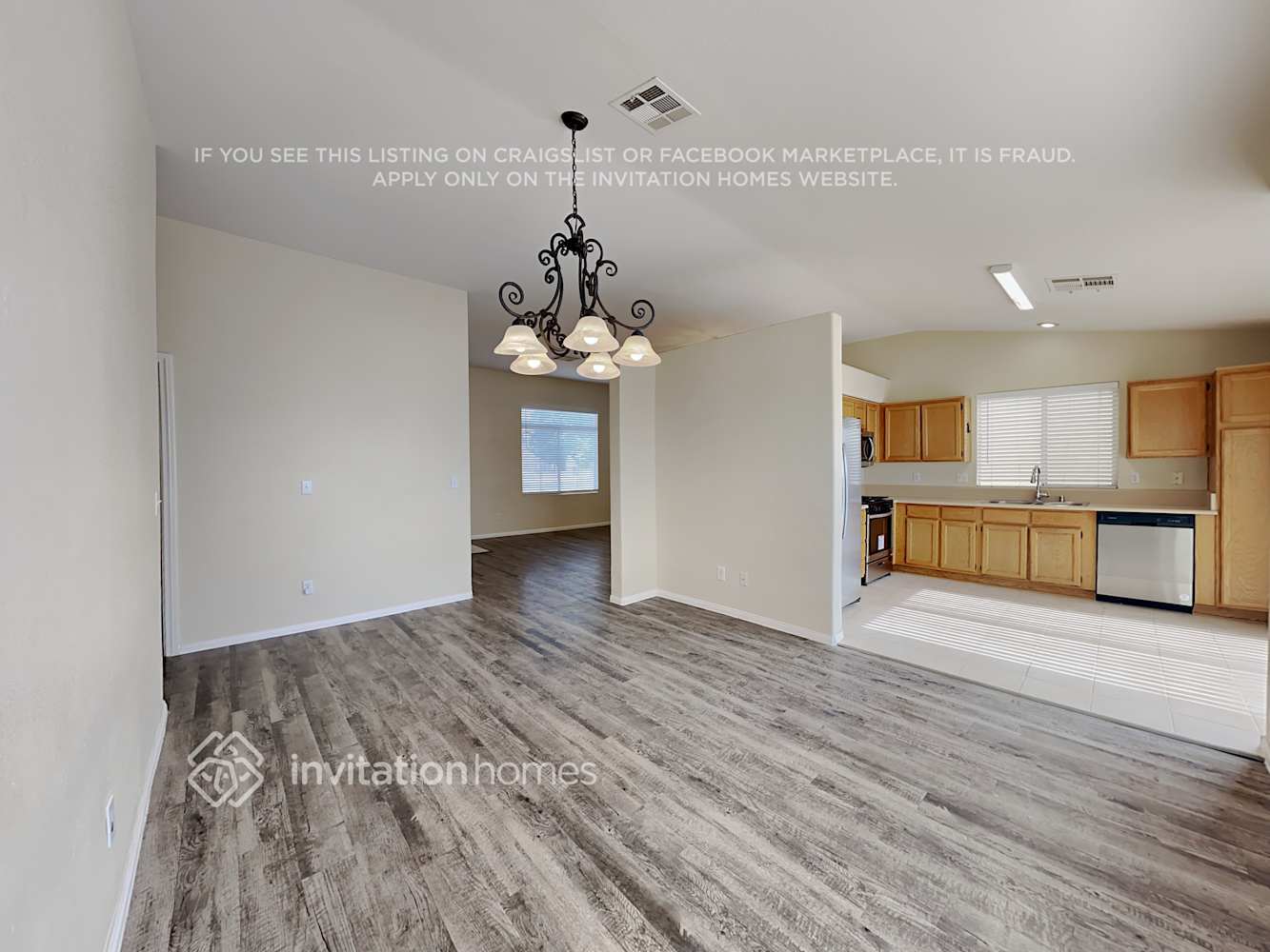 Building Photo - 2043 Babylon Mill St