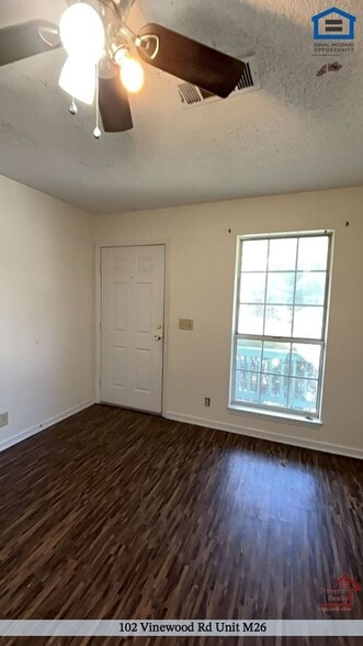 Building Photo - 102 Vinewood Rd