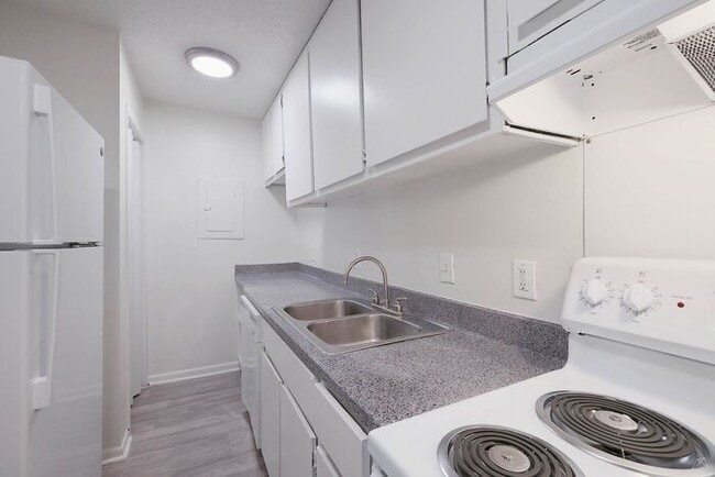 Building Photo - Live Larger Near Emory — Spacious 2-Bedroom with 1.5 Baths | 936 SF