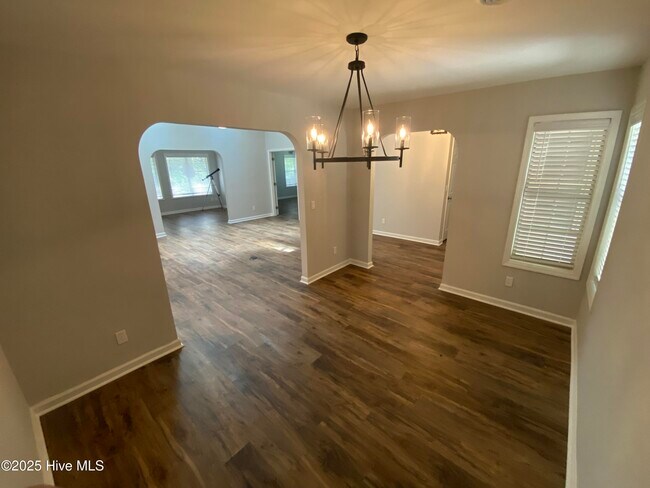 Building Photo - 8 Sand Dollar Dr