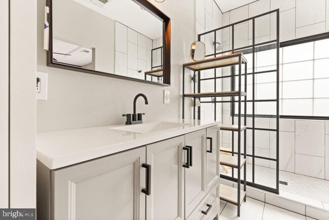 Building Photo - 10136 Pale Rose Loop