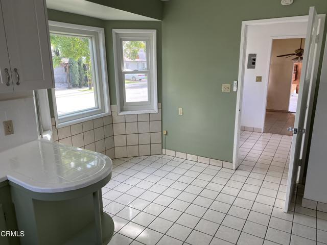 Building Photo - 162 W Wells St