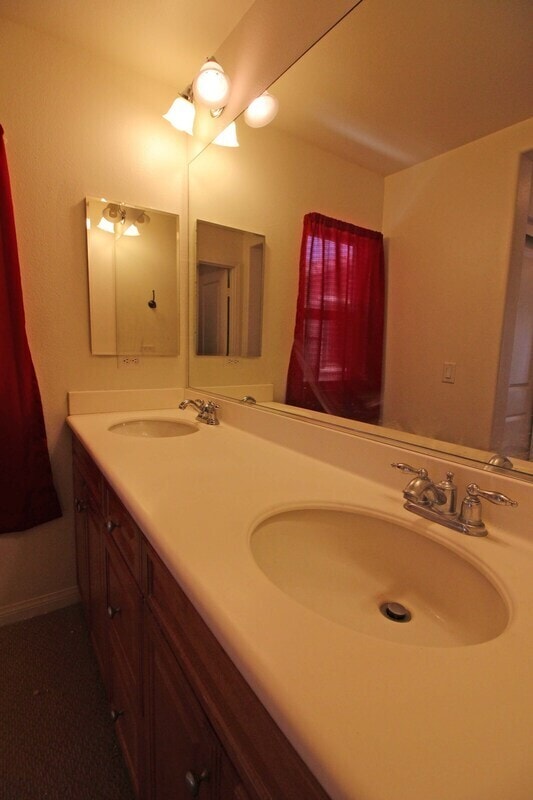 Building Photo - 28440 Mirabelle Ln