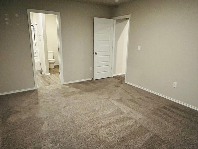 Building Photo - 11804 Krew Wy