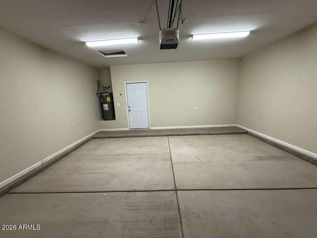 Building Photo - 2770 N Washington Ave