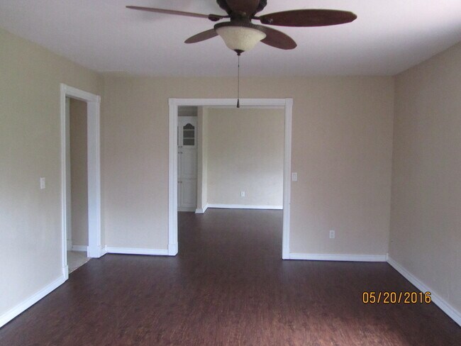 Building Photo - NICE NW HOME