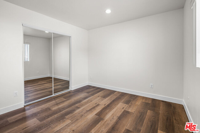 Building Photo - 2527 Hauser Blvd