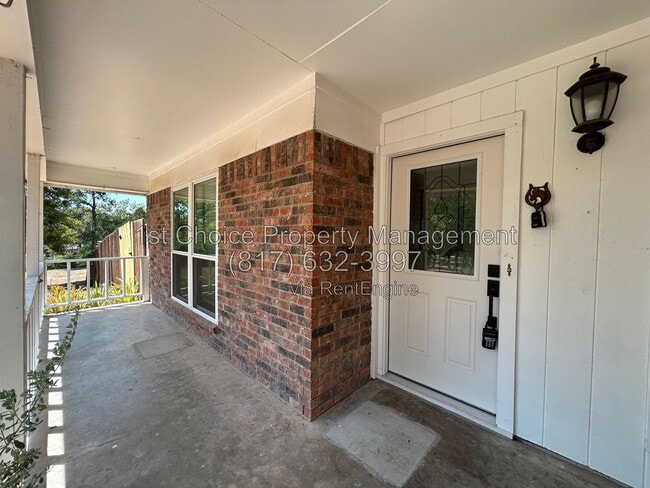 Building Photo - 1516 Oakridge Ct W