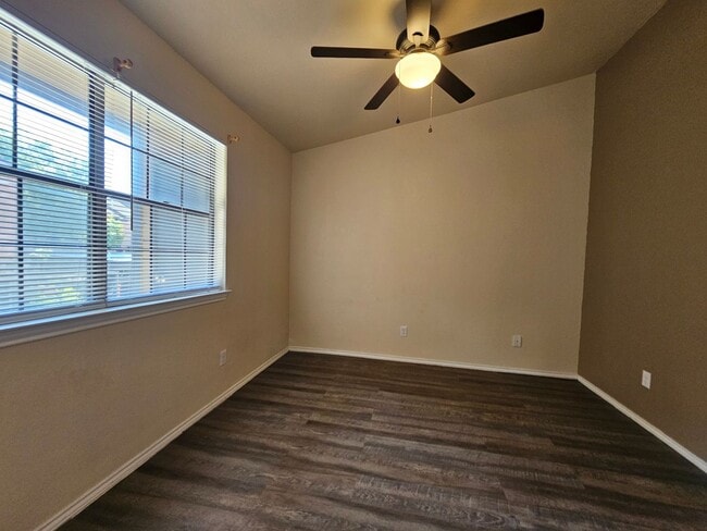 Building Photo - 4803 Hamilton Wolfe Rd