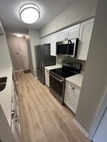 Building Photo - 904 Jessicas Ln