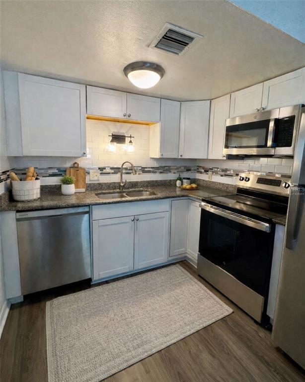 Building Photo - 1142 Sunset Point Rd