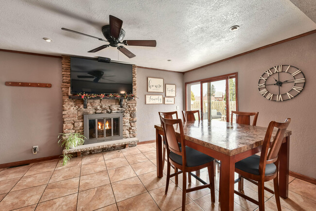 Building Photo - 15470 W Mayflower Dr