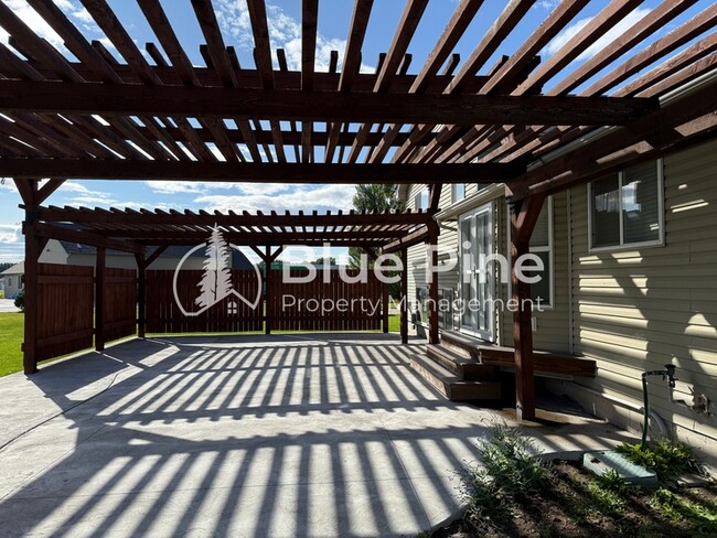 Building Photo - 3834 E 446 N