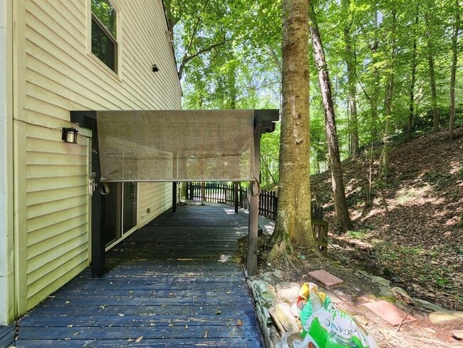 Building Photo - 7055 Riverside Dr