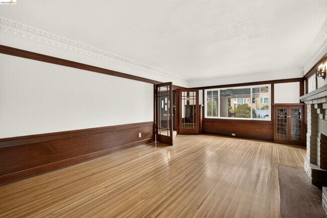 Building Photo - 846 Mandana Blvd