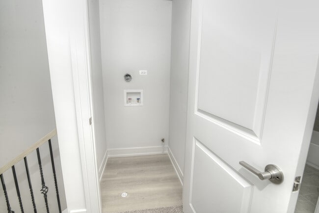 Building Photo - 214 N Walnut St