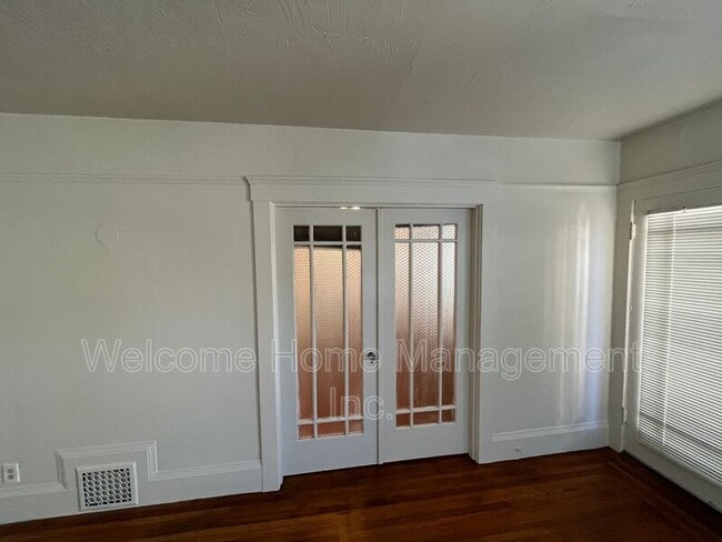 Building Photo - 1940 California St