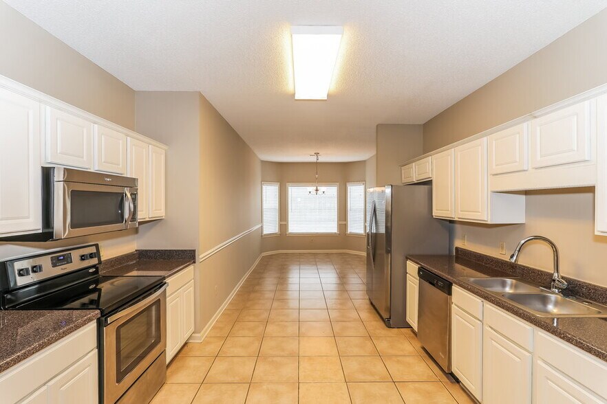Building Photo - 7743 Shadow Hills Dr