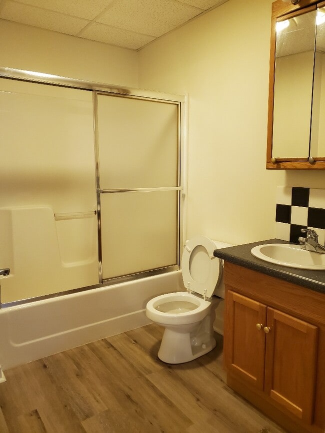 Building Photo - 512 Pine St