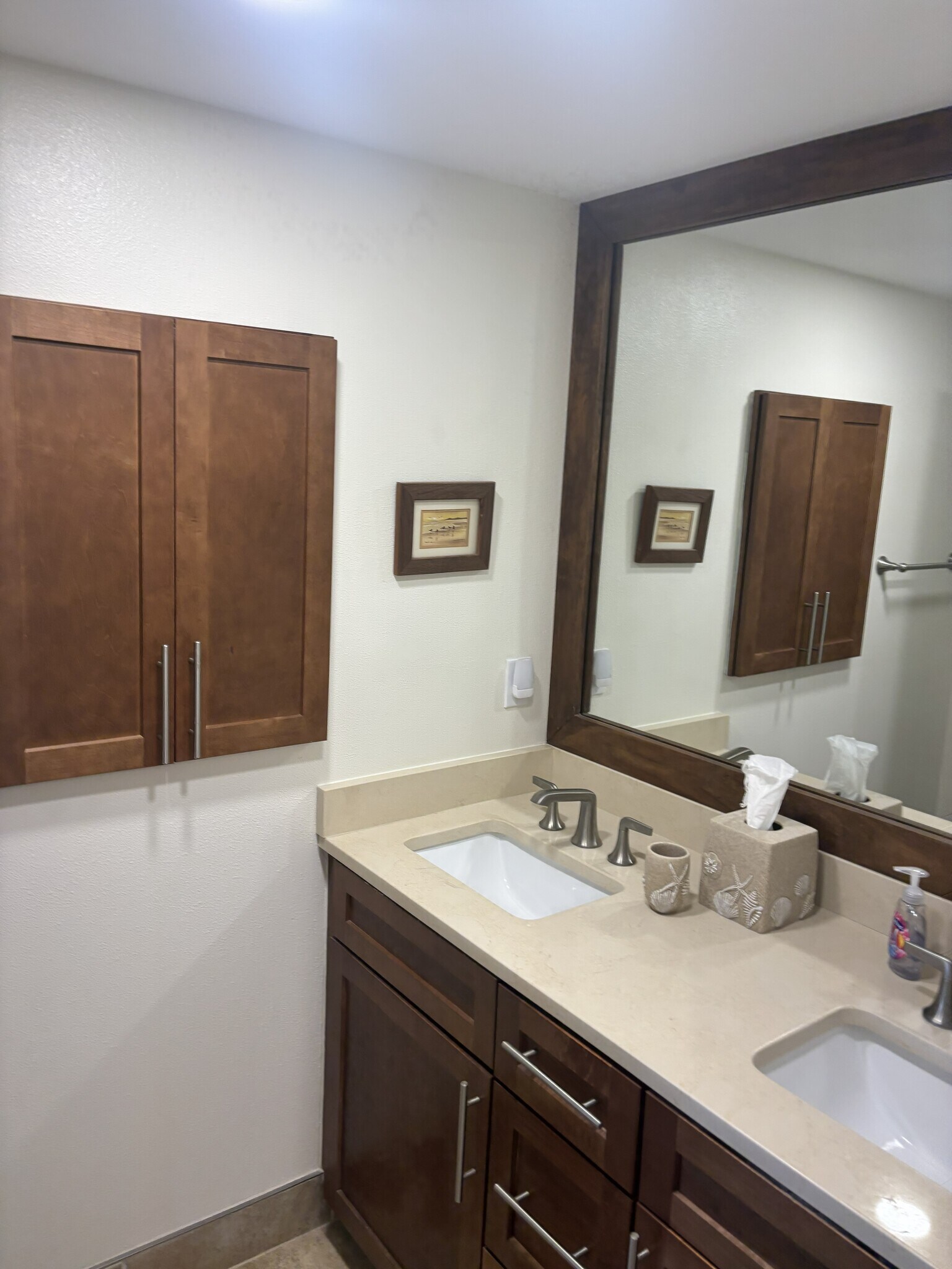 bathroom - 100 Pierce St