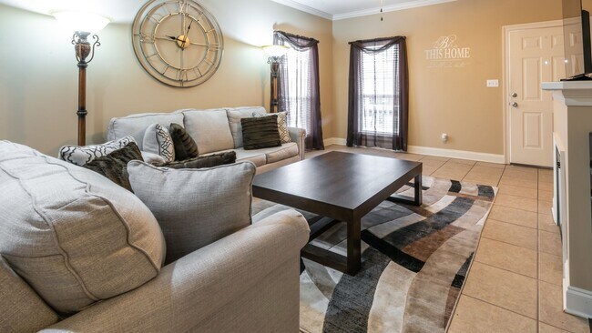 Building Photo - Woodshire Duplexes & Townhomes