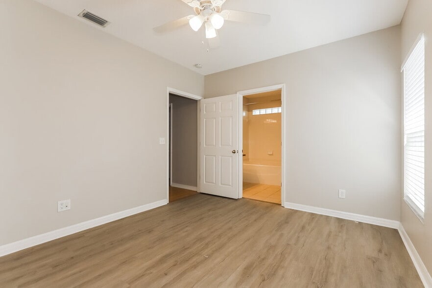 Building Photo - 10808 Shasta Ct
