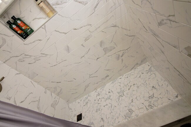 Building Photo - 37 Magnolia Ave SE