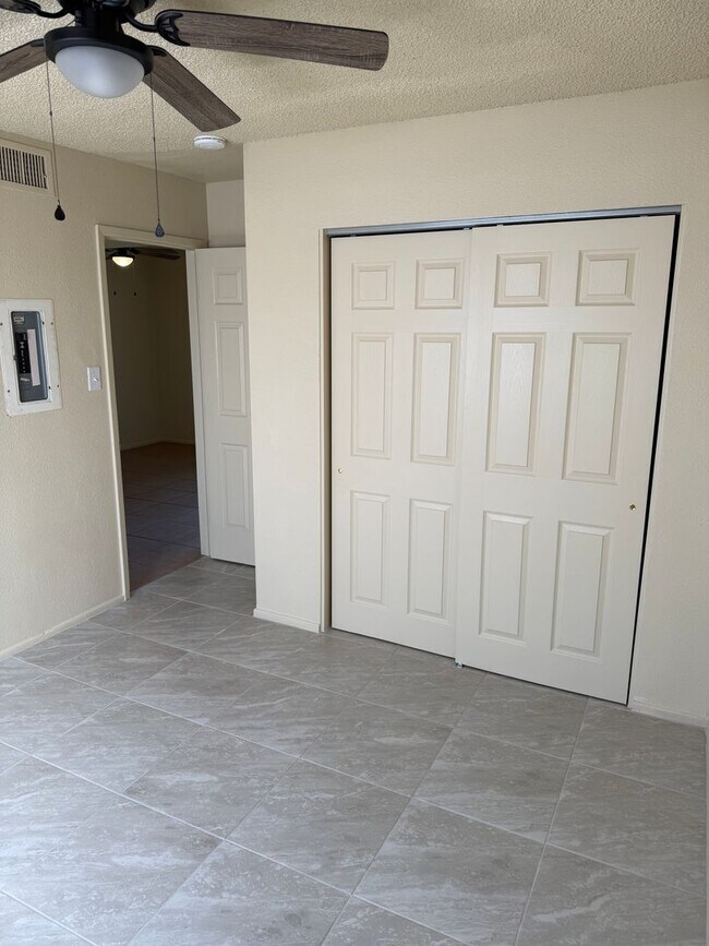 Building Photo - Triplex - Ave A