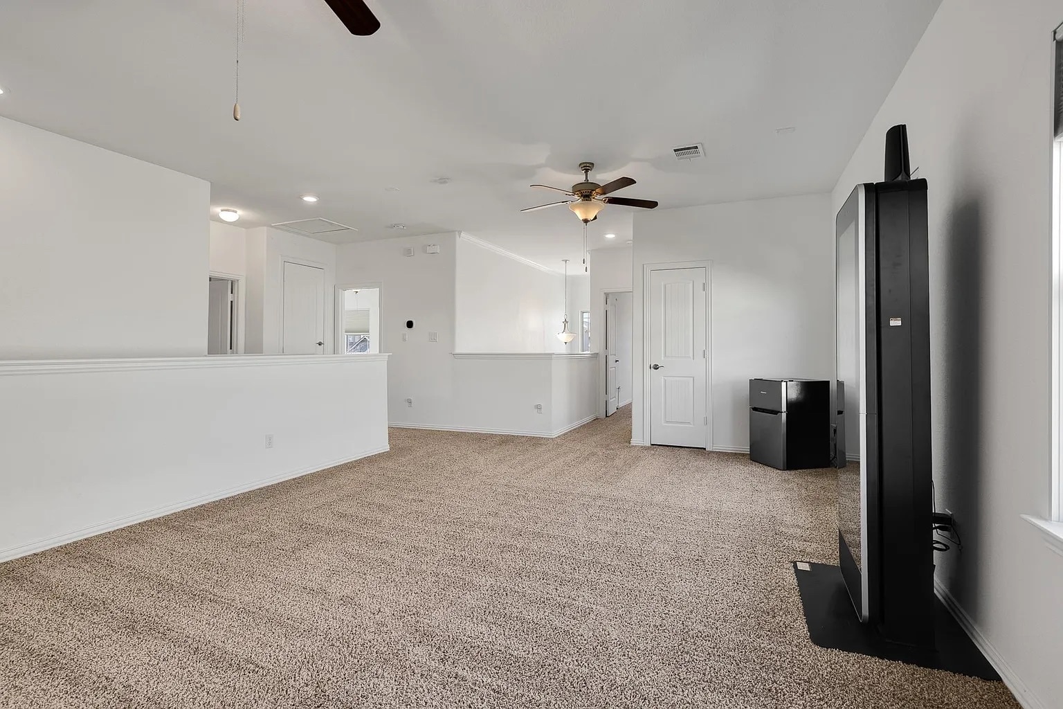 Building Photo - Room in House on Rancho Verde Dr