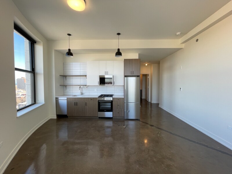 Building Photo - 1130 W Lawrence Ave