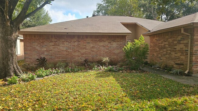 Building Photo - 2610 Strait Ln