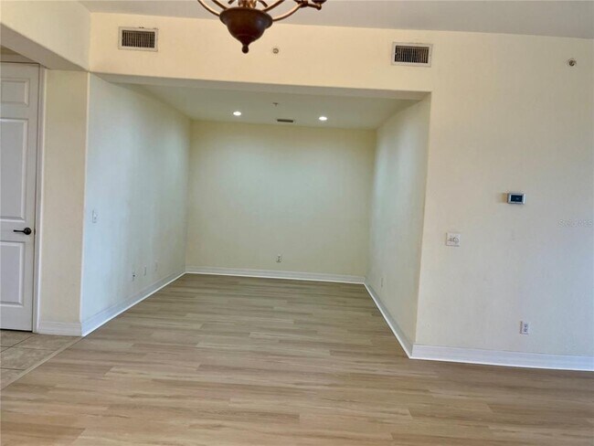 Building Photo - 1340 Rock Dove Ct