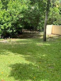 Building Photo - 2309 Fairway Dr S