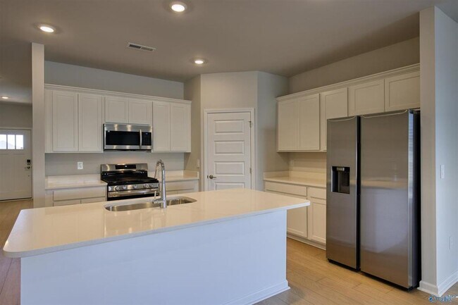 Building Photo - Coming Soon - Modern Living Meets Ultimate Convenience in St. Clair Place!