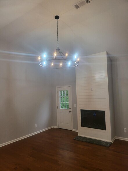 Building Photo - 48 Burnt Creek Ct SW