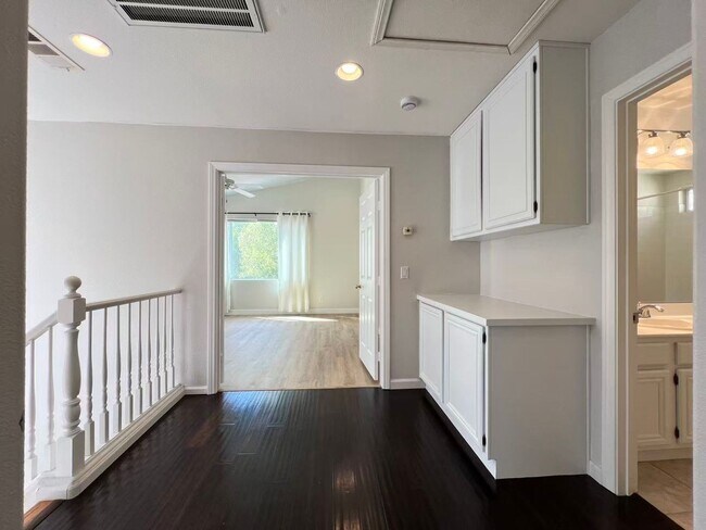 Building Photo - Beautiful and well-maintained two-story home in summerlin