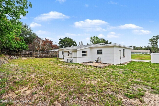 Building Photo - 3960 Barcelona St