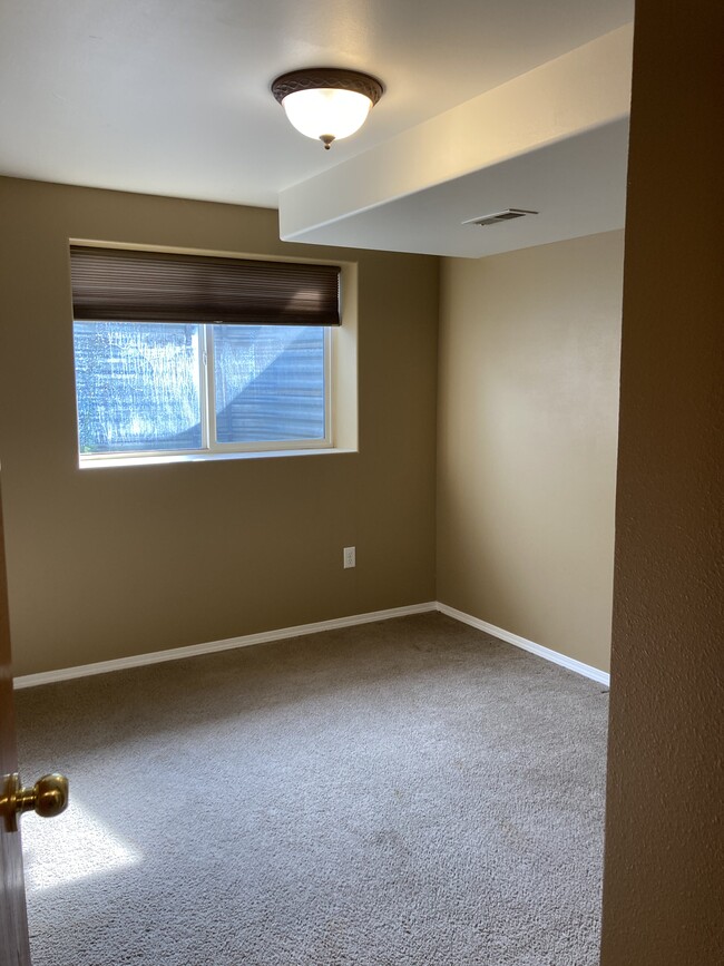 Basement bedroom - 305 E Midway Rd