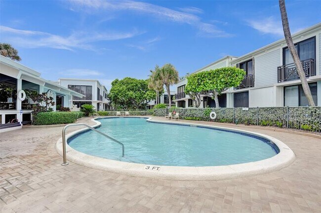 Building Photo - 1658 S Ocean Ln
