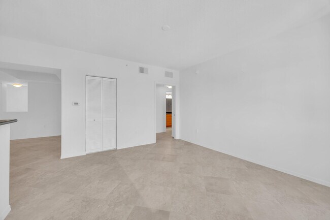 Building Photo - 4907 Midtown Ln