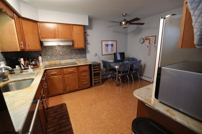 Building Photo - 14 S Swarthmore Ave