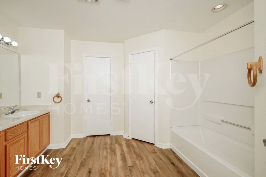 Building Photo - 113 Ocotillo