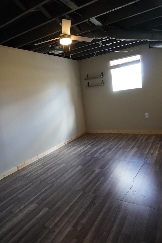 Building Photo - 942 Mildred Dr